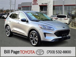 Used 2022 Ford Escape SE image 1