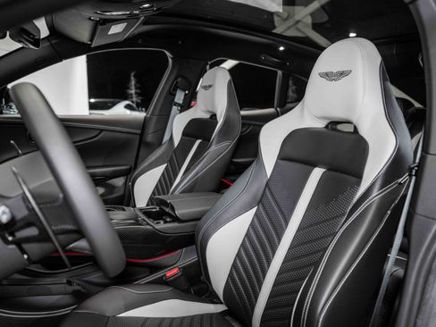 Used 2024 Aston Martin DBX 707 image 12