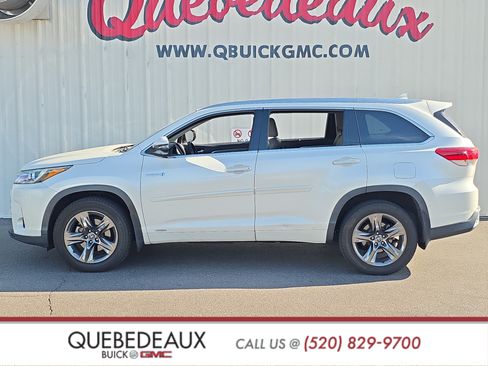 Used 2017 Toyota Highlander Limited Platinum AWD/4WD image 4
