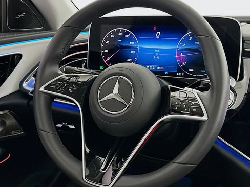 Used 2025 Mercedes-Benz E 450 E 450 Superscreen 4MATIC w/ MBUS Superscreen Package image 8