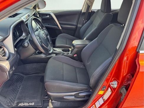 Used 2016 Toyota RAV4 XLE AWD/4WD image 5