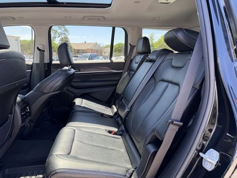 Used 2024 Jeep Grand Cherokee L Limited w/ Black Appearance Package image 17