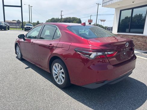 Used 2022 Toyota Camry LE FWD image 7