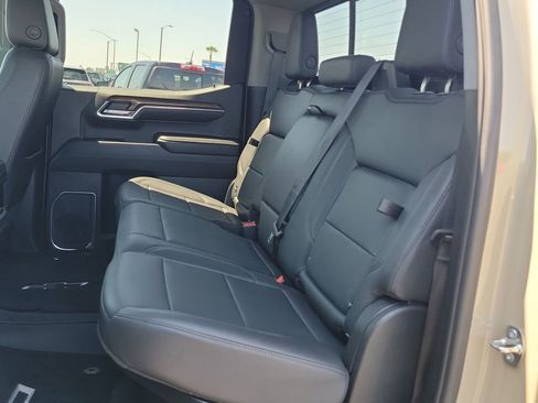 Used 2023 Chevrolet Silverado 1500 LT Trail Boss w/ LT Trail Boss Premium Package AWD/4WD image 25