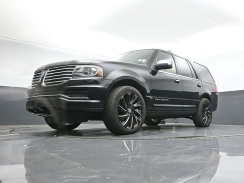 Used 2017 Lincoln Navigator Select image 39