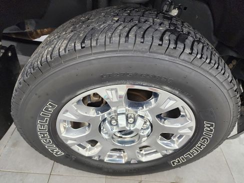 Used 2021 Ford F250 Lariat w/ Chrome Package image 3