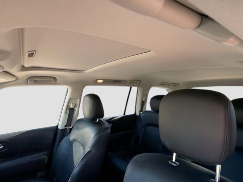 Used 2023 Nissan Armada SL w/ Captain's Chairs Package image 27