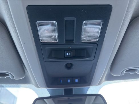 Used 2018 RAM 1500 SLT image 26