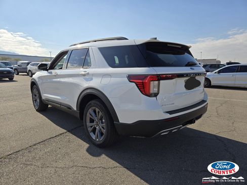 New 2026 Ford Explorer Active w/ Active Comfort Package image 3