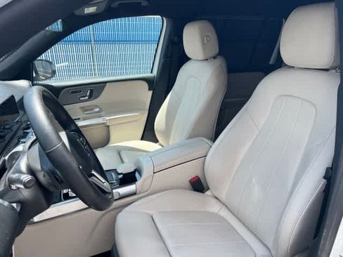 Used 2022 Mercedes-Benz GLB 250 w/ Premium Package Lite image 12