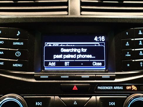 Used 2019 Ford Explorer XLT image 31