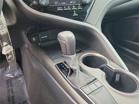 Used 2023 Toyota Camry SE image 20