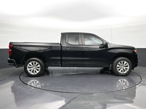 Used 2023 Chevrolet Silverado 1500 Custom image 6