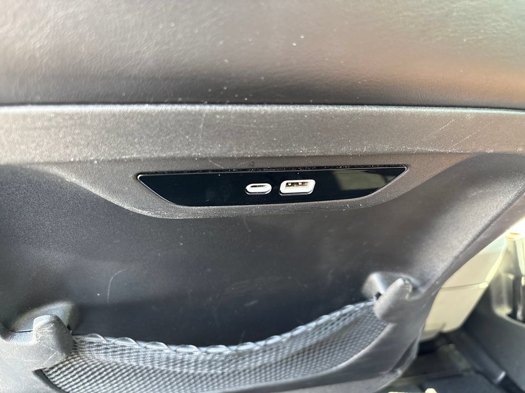 Used 2024 Chrysler Pacifica Touring-L FWD image 28