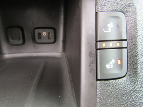 Used 2018 GMC Acadia SLT image 25