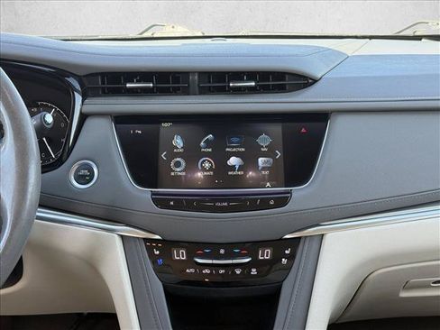 Used 2018 Cadillac XT5 Premium Luxury FWD image 17