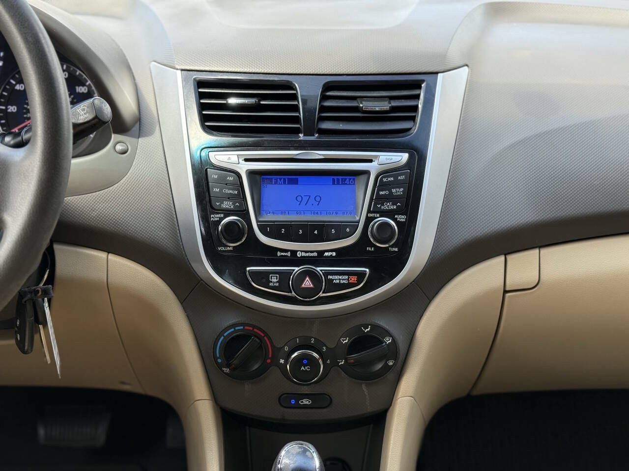 Used 2013 Hyundai Accent GLS w/ Premium Pkg FWD image 17