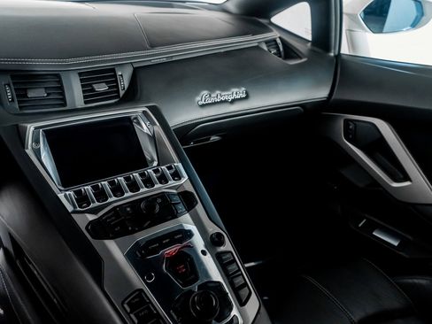Used 2015 Lamborghini Aventador LP 700-4 image 43