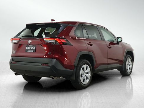 Used 2024 Toyota RAV4 LE AWD/4WD image 5
