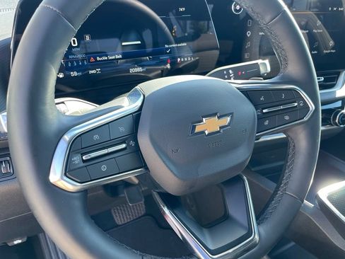 Used 2026 Chevrolet Equinox LT AWD/4WD image 13
