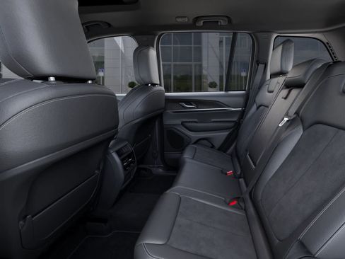 New 2026 Jeep Grand Cherokee Altitude AWD/4WD image 23