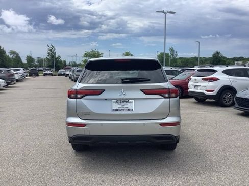 Used 2022 Mitsubishi Outlander ES FWD image 38