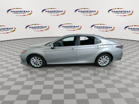 Used 2022 Toyota Camry LE w/ Cold Weather Package image 5