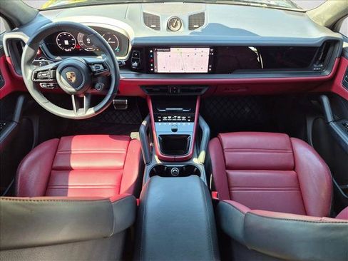 Used 2025 Porsche Cayenne GTS AWD/4WD image 17