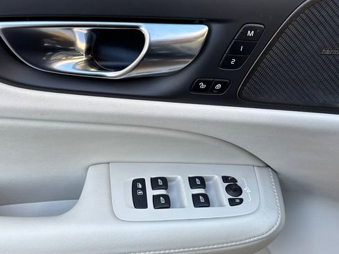 Used 2025 Volvo V60 B5 Cross Country Ultra w/ Protection Package Premier image 10