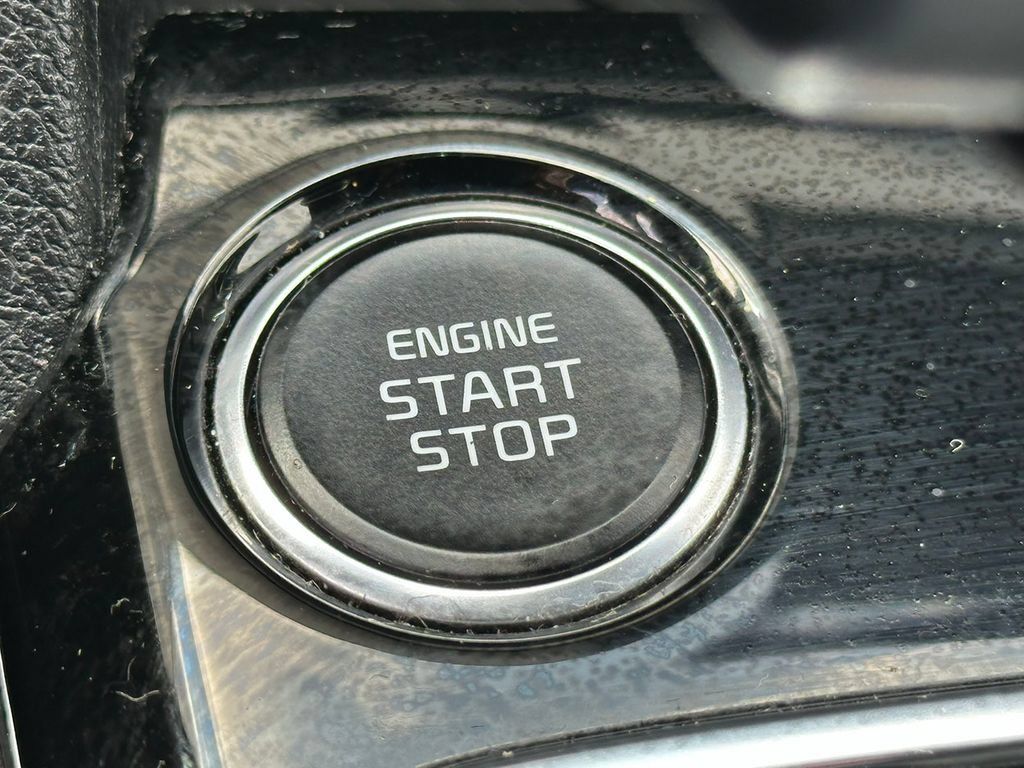 Used 2025 Kia Sportage X-Line w/ Premium Package AWD/4WD image 32