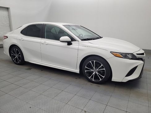 Used 2020 Toyota Camry SE FWD image 11