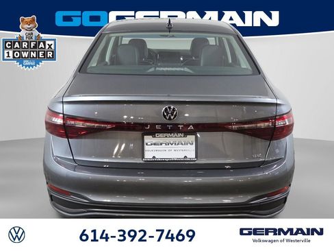 Certified 2025 Volkswagen Jetta SE w/ Sunroof Package FWD image 10