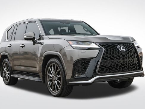 Used 2024 Lexus LX 600 F Sport image 3