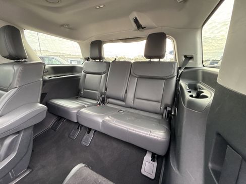 Used 2025 Ford Expedition Active image 31