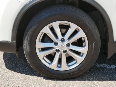 Used 2016 Nissan Rogue SV AWD/4WD image 15