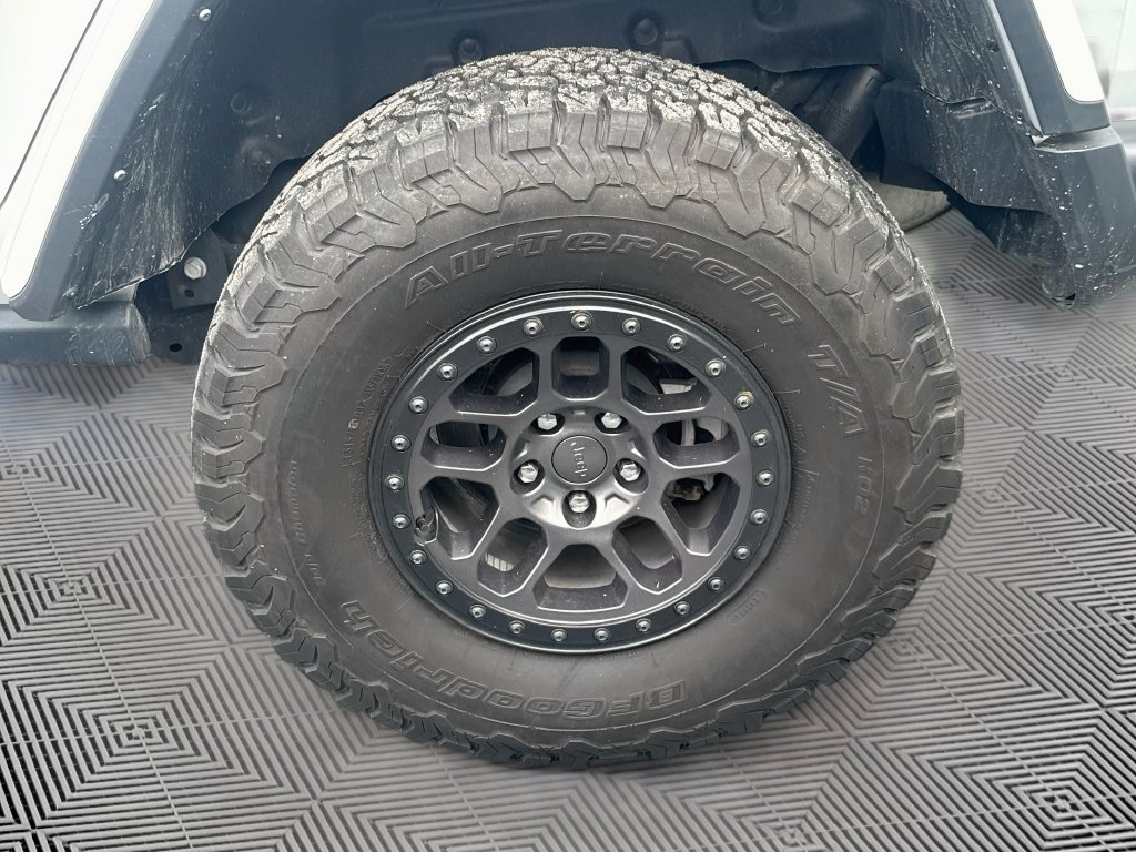 Used 2022 Jeep Wrangler Unlimited Rubicon w/ Xtreme Recon 35" Tire Package AWD/4WD image 34