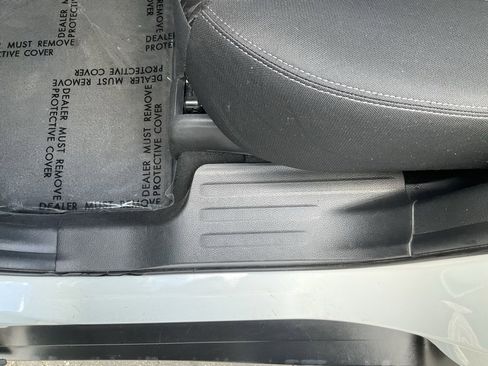 Used 2018 Nissan Rogue SV image 27