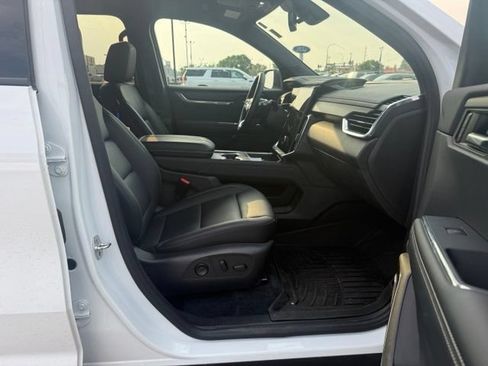 Used 2024 GMC Acadia Elevation w/ Black Edition AWD/4WD image 12
