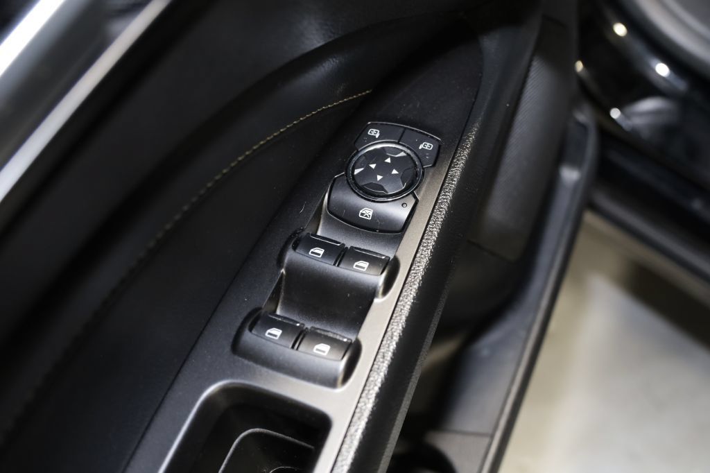 Used 2018 Ford Fusion Titanium AWD/4WD image 11