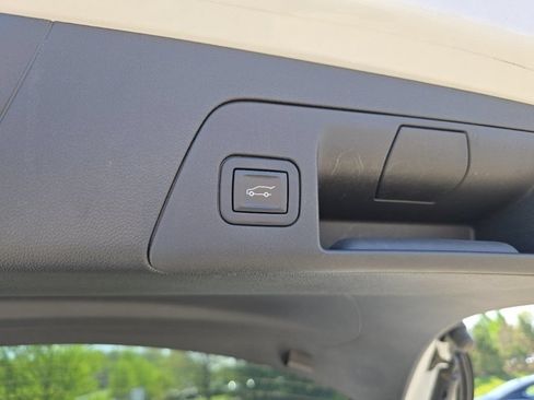 Used 2023 Buick Envision Preferred AWD/4WD image 9