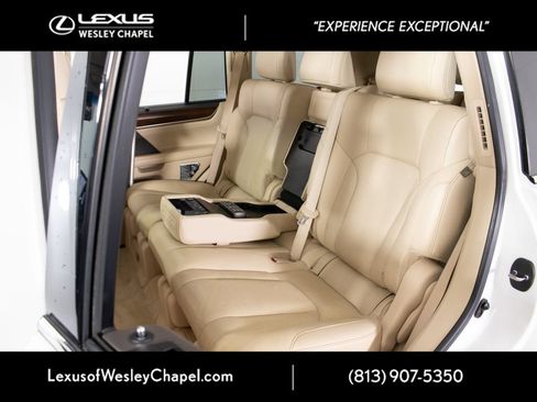 Used 2016 Lexus LX 570 4WD w/ Luxury Package image 23