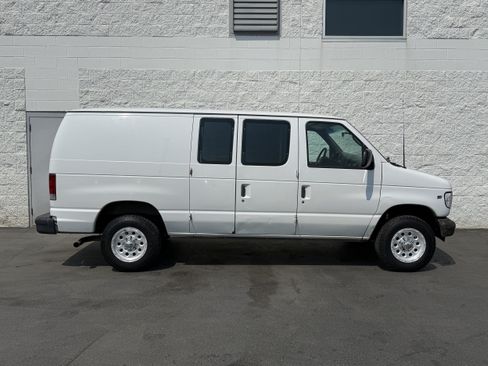 Used 2002 Ford E-250 and Econoline 250 RWD image 7