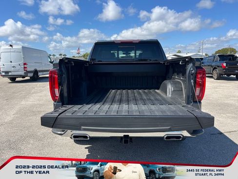 Used 2021 GMC Sierra 1500 SLT w/ SLT Premium Package image 16