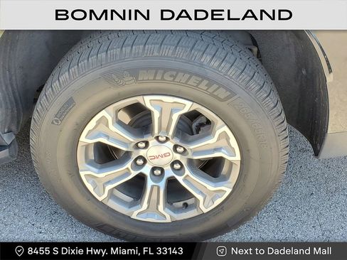 Used 2021 GMC Yukon SLE image 5