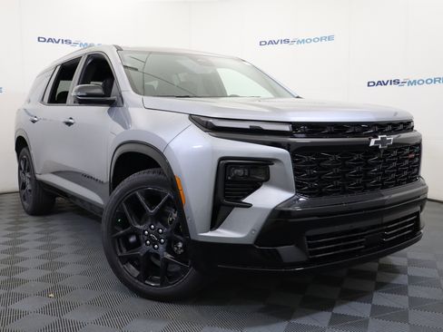 New 2026 Chevrolet Traverse RS w/ LPO, Floor Liner Package image 2