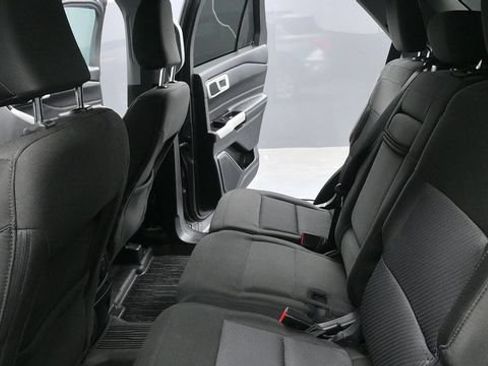 Used 2022 Ford Explorer XLT AWD/4WD image 21