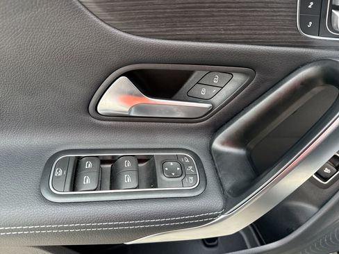 Used 2025 Mercedes-Benz CLA 250 4MATIC image 15