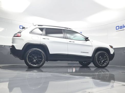 Used 2019 Jeep Cherokee Trailhawk w/ Comfort/Convenience Group AWD/4WD image 47