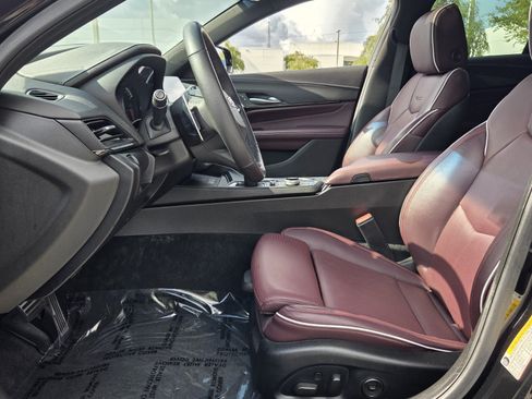 Used 2020 Cadillac CT4 V w/ Climate Package RWD image 10