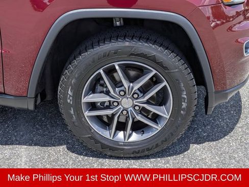 Certified 2017 Jeep Grand Cherokee Limited AWD/4WD image 10